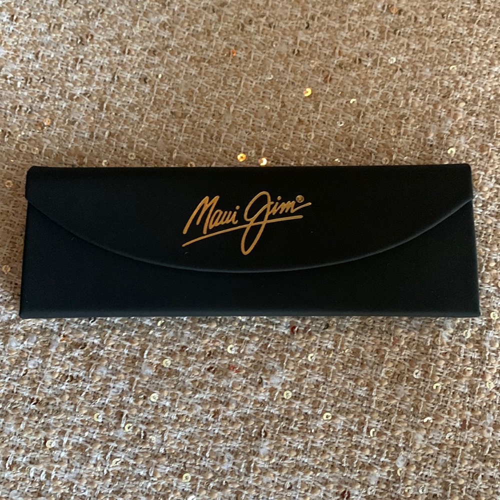 Maui Jim collapsible Sunglass case. Small